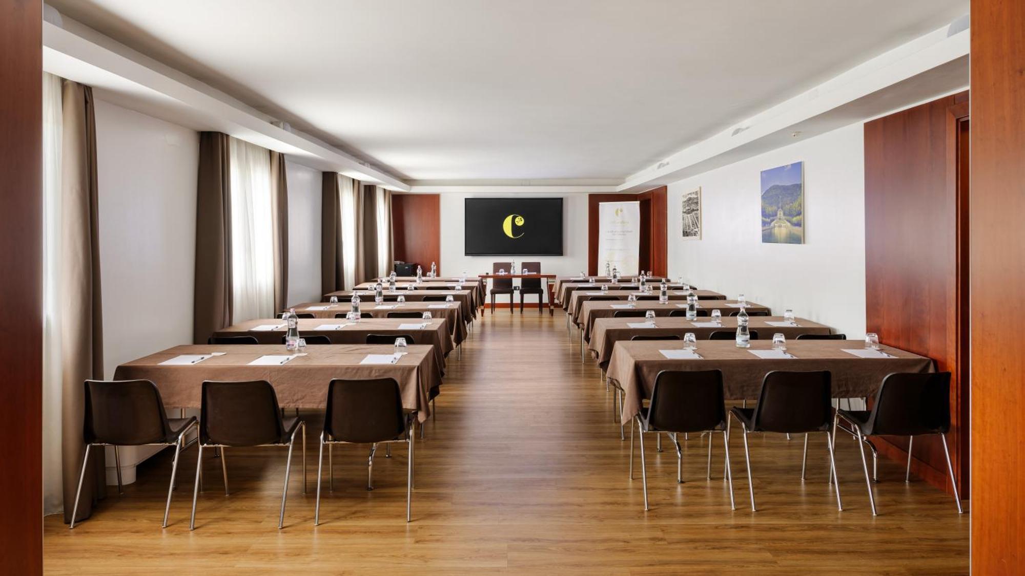 Hotel Dei Cavalieri Caserta - La Reggia Exterior foto